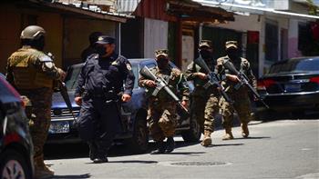 عشرة آلاف عنصر من الجيش والشرطة فى السلفادور يطوّقون بلدة شرقي العاصمة