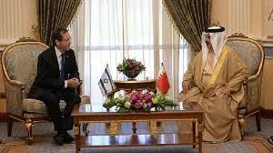العاهل البحريني يبحث مع الرئيس الإسرائيلي العلاقات الثنائية