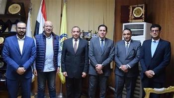 رئيس جامعة بني سويف يبحث من وفد وزارة الصحة مشروع "رعايات مصر"