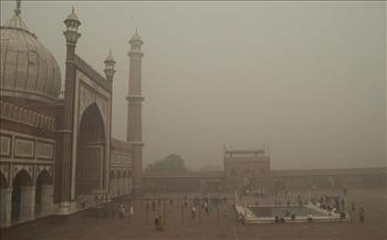 مؤشر جودة الهواء يسجل مستويات سيئة في العاصمة الهندية 