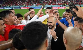 كأس العالم 2022.. الركراكي يكشف سر لمس لاعبي منتخب المغرب لرأسه