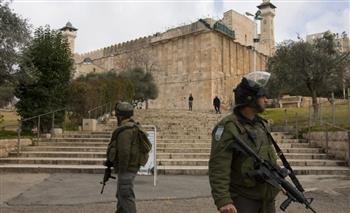 قوات الاحتلال الإسرائيلي تبدأ مليات تجريف في باحات المسجد الإبراهيمي