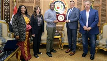 محافظ الدقهلية يبحث سبل التعاون التجاري مع سفير سيراليون