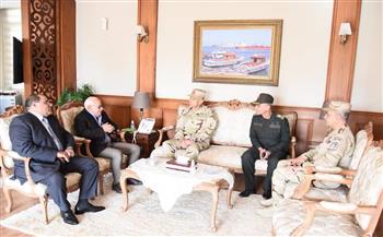 محافظ بورسعيد يستقبل رئيس أركان قوات الدفاع الشعبي والعسكري 