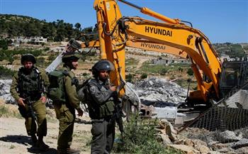 الاحتلال الإسرائيلي يجرف أراضٍ زراعية ومنشآت في الضفة الغربية