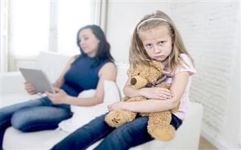 دراسة: الطفل المُهمل من والديه أكثر عرضة للعنف واضطرابات الطعام
