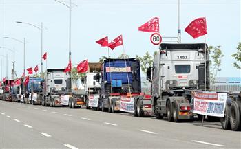 كوريا الجنوبية تأمر 10 الاف سائق شاحنة مضرب بالعودة إلى العمل