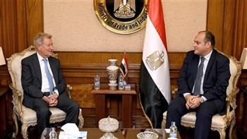 وزير التجارة يبحث مع شركتين أمريكية ونمساوية توطين المستلزمات الطبية بمصر