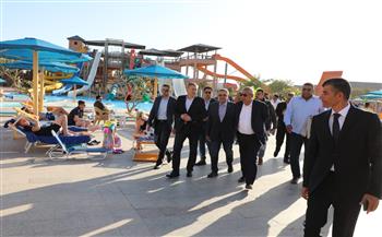 وزير السياحة ومحافظ البحر الأحمر يفتتحان أكبر مدينة ألعاب مائية ترفيهية بالغردقة