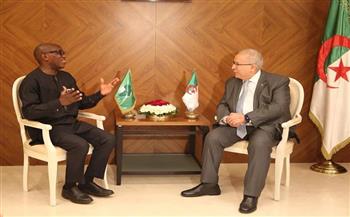 وزير الخارجية الجزائري يلتقي مسؤولا أفريقيا