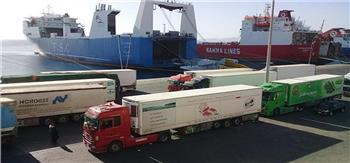 تداول 7632 طن بضائع عامة ومتنوعة و413 شاحنة بموانئ البحر الأحمر