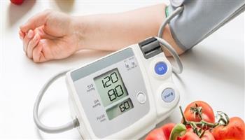 طرق خفض ضغط الدم في المنزل.. 7 أنظمة غذائية احرص عليها