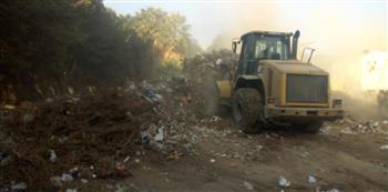 محافظة القاهرة ترفع 20 طنًا من التراكمات والأتربة والمخلفات الصلبة بمدخل شق الثعبان