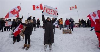 المتظاهرون المعارضون للقاحات في كندا يستهدفون مطار أوتاوا