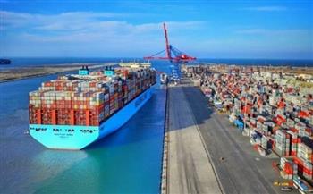 قناة السويس.. الممر الملاحي الأكثر أهمية في حركة التجارة العالمية (إنفوجراف)