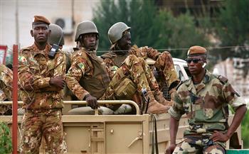 مقتل جنديين و5 مسلحين في هجوم قرب الحدود النيجرية