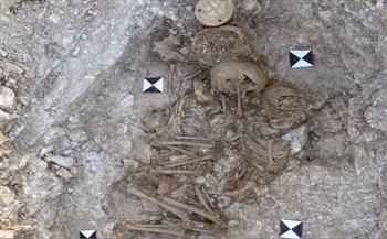 تضحية بشرية.. 3 أطفال يحتضنون بعضهم البعض داخل قبر منذ 5000 عام (صور)