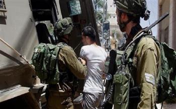 الاحتلال الإسرائيلي يعتقل شابا ويهدم "بركسا" تجاريا في الرام