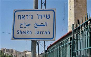 الاحتلال الاسرائيلي يغلق حي الشيخ جراح ويعتدي على أهله والمتضامنين معهم
