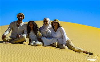 عمرو سعد ونجمة الأوسكار «ميرا سورفينو» في الفيلم العالمي «همس الصحراء» (صور)