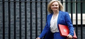 وزيرة الخارجية البريطانية تجري اتصالًا هاتفيًا بنظيرها الأوكراني