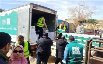 «مصر الخير» توزع مساعدات غذائية فى 3 قرى بالواحات البحرية