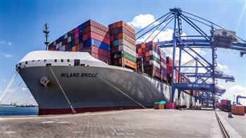 ميناء دمياط يتداول 29 سفينة للحاويات والبضائع العامة
