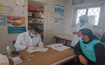 الكشف على 97 مواطنًا في قافلة طبية بقرية الزعفرانة