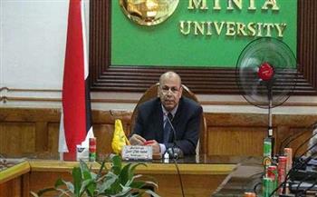 رئيس جامعة المنيا يؤكد نجاح تجربة الكتاب الإلكتروني وتحقيق التحول الرقمي