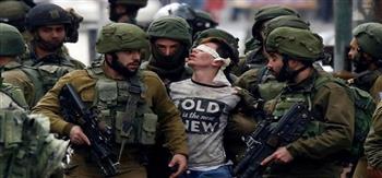 الاحتلال يعتقل 10 فلسطينيين في الضفة الغربية بينهم طفل وأسير محرر