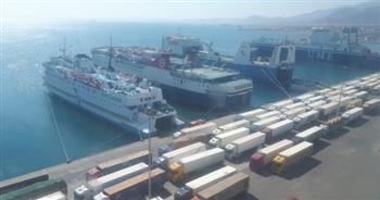 إعادة فتح ميناء السويس البحري واستئناف الحركة الملاحية بعد تحسن الأحوال الجوية