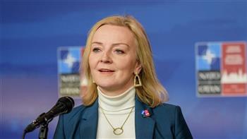 وزيرة الخارجية البريطانية تعرب عن تضامنها مع أوكرانيا