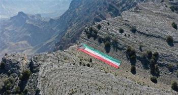 الكويت تدخل موسوعة (جينيس) برفع أكبر علم على قمة جبلية بسلطنة عمان