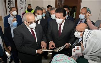 وزير التعليم العالي ورئيس جامعة القاهرة يتابعان أعمال مشروع ترميم المبنى الإداري لكلية الآداب