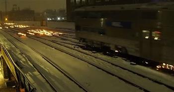 قطارات تسير على النيران والجليد في شيكاغو (فيديو) 