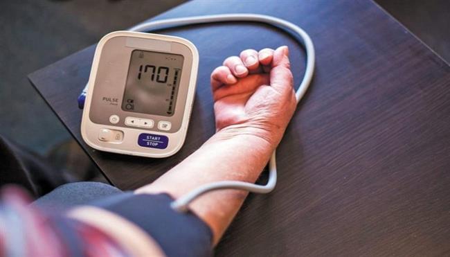منهم الكركديه والرمان.. أهم 5 مشروبات لخفض ضغط الدم 