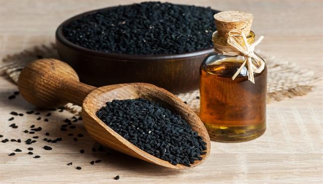 تخلص من الصلع والشعر الأبيض.. فوائد زيت حبة البركة 