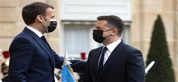 رئيسا أوكرانيا وفرنسا يبحثان هاتفيا التصدي للتحديات الأمنية وتفعيل صيغة نورماندي