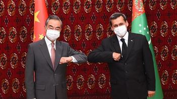 الصين وتركمانستان تبحثان العلاقات الثنائية بين البلدين