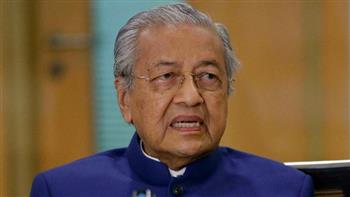 رئيس الوزراء الماليزي السابق مهاتير محمد يغادر مستشفى القلب