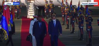 لحظة استقبال الرئيس السيسي نظيره الجيبوتي: «فخامة الرئيس أهلًا وسهلًا»