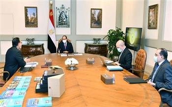 مصر في عيون العالم .. الرئيس السيسي يستعرض كتاب الرؤية والإنجاز 