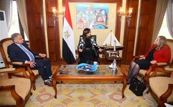 وزيرة الهجرة تبحث مع مجلس الأعمال الأفريقي سبل التعاون لتحضير مؤتمر «مصر تستطيع بالصناعة»