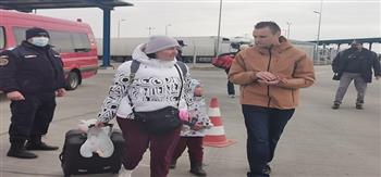 بولندا: أكثر من 400 ألف أوكراني عبروا الحدود إلى البلاد منذ بدء العمليات العسكرية