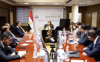 وزيرة التخطيط تستقبل رئيس البورصة وتبحث مع وفد عراقي أوجه التعاون 