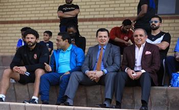 السفير المصري يحضر مران الأهلي في جوهانسبرج استعدادا لمواجهة صن داونز
