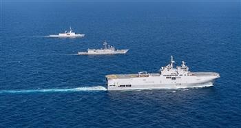 القوات البحرية المصرية والفرنسية تنفذان تدريباً عابراً بنطاق قاعدة برنيس