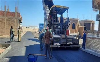 "حامد" يوجه بتطوير ورصف الشوارع بمنطقة الصحراوية في "رأس غارب"