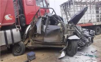 مصرع 12 شخصا وإصابة 6 آخرين فى تصادم بين حافلة وشاحنة غربي نيجيريا