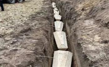 لدفن ضحايا المدنين.. المقابر الجماعية تغزو شوارع أوكرانيا (صور)